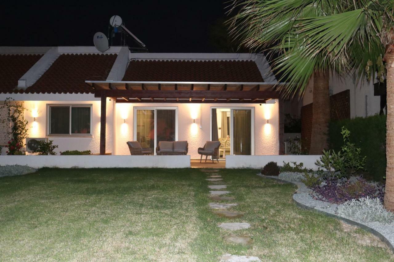 Yulya Villa By Taimoura Paphos Exterior foto